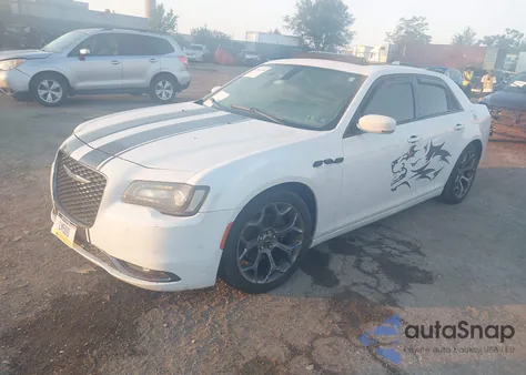 2018 Chrysler 300 300S z USA, uszkodzony, nr VIN 2C3CCABG8JH319748